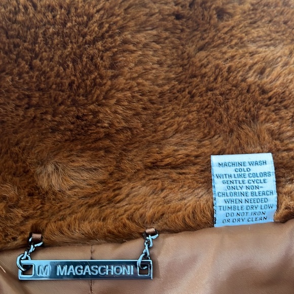 Faux fur bomber jacket - Picture 5 of 9